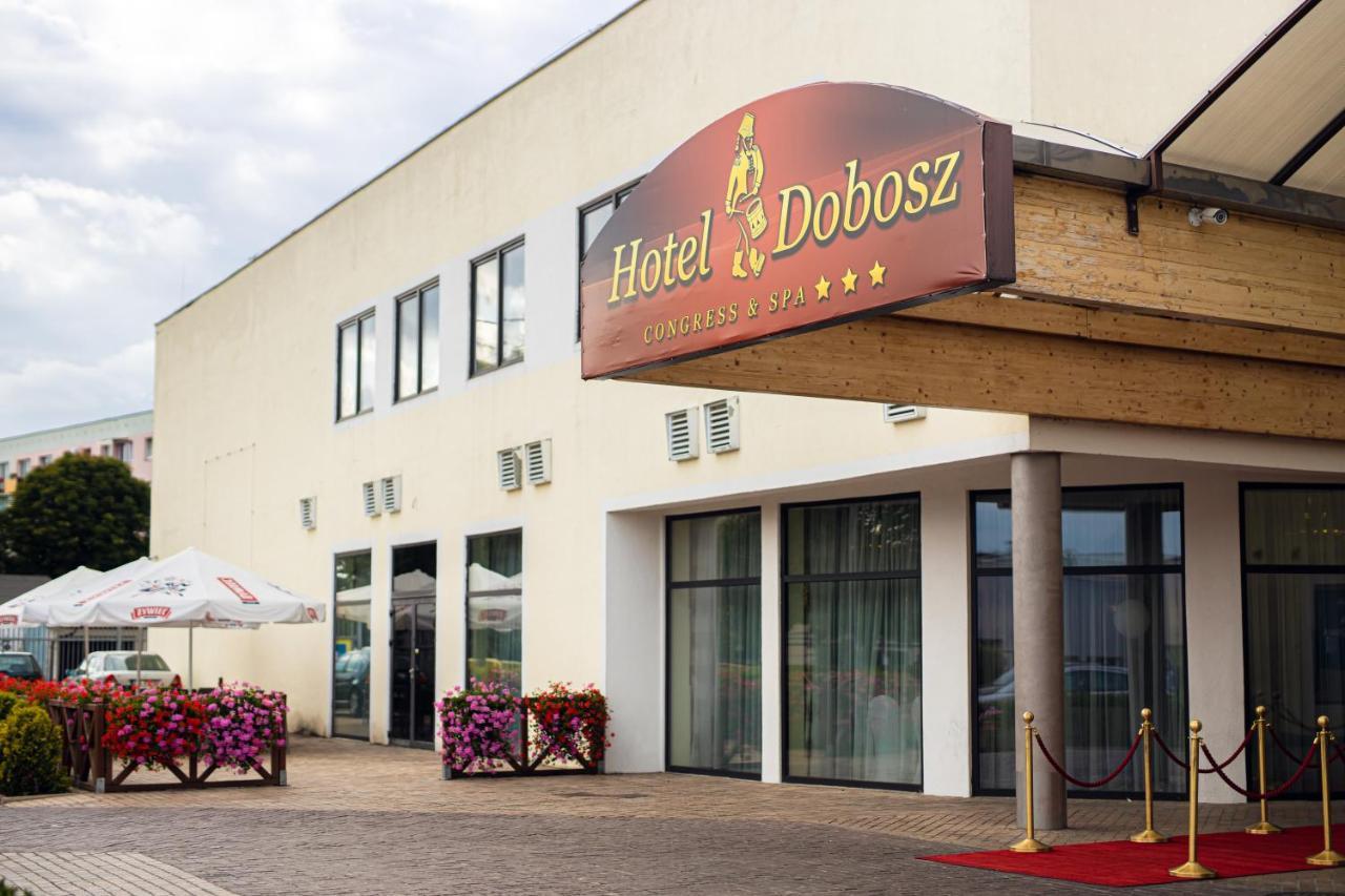 Hotel Dobosz Police Esterno foto