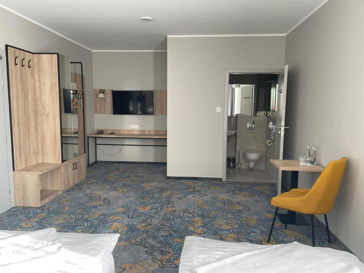Hotel Dobosz Police Esterno foto