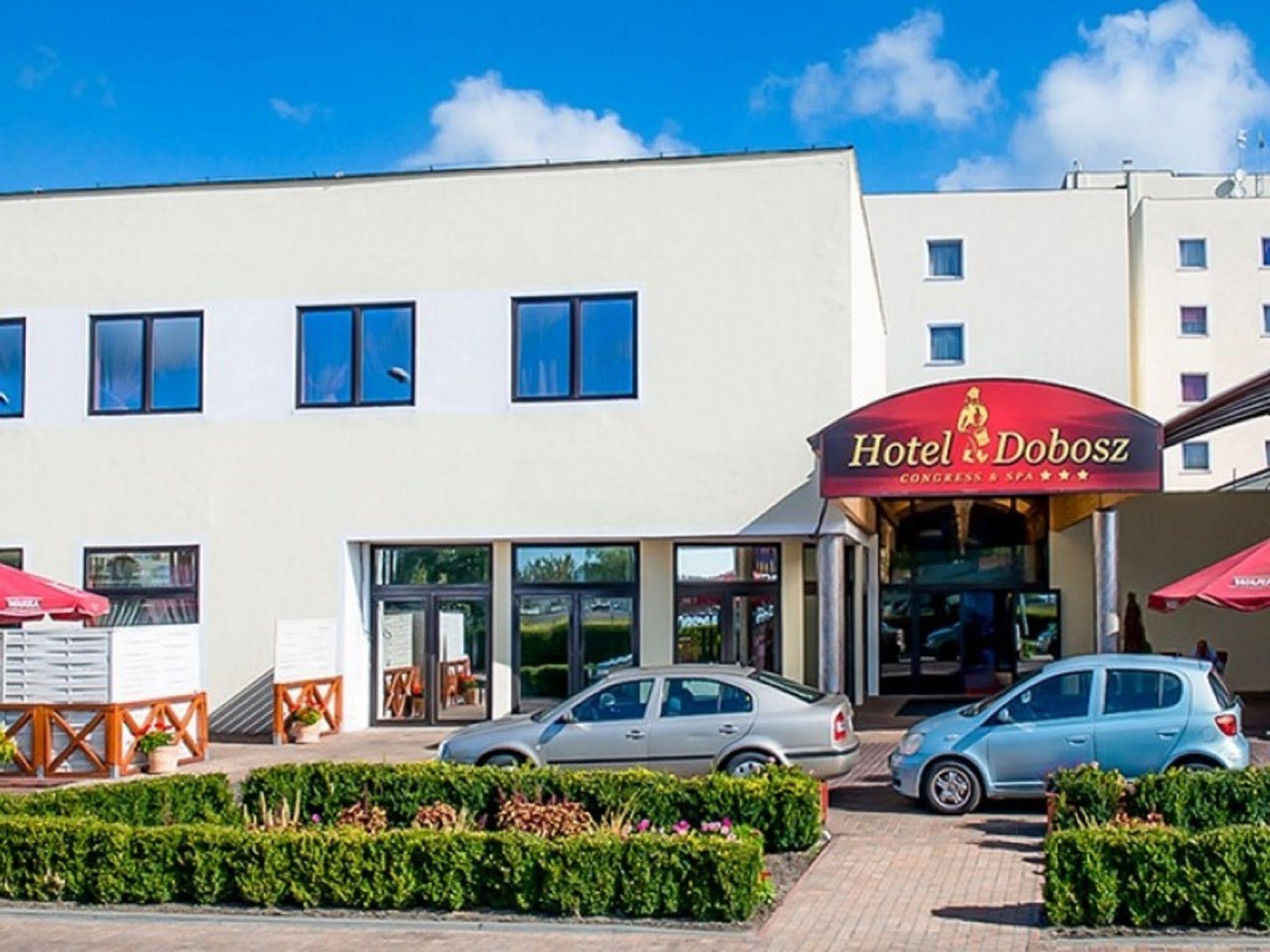 Hotel Dobosz Police Esterno foto