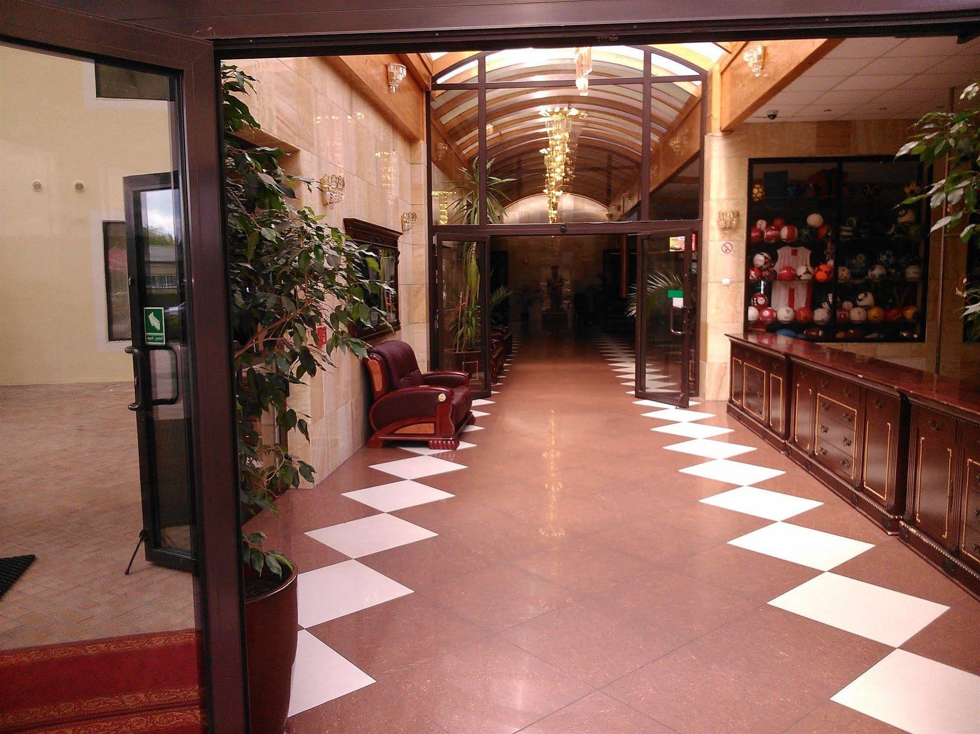 Hotel Dobosz Police Esterno foto