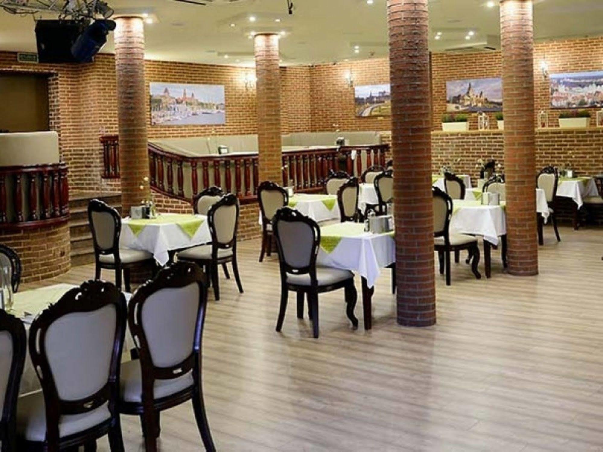 Hotel Dobosz Police Esterno foto