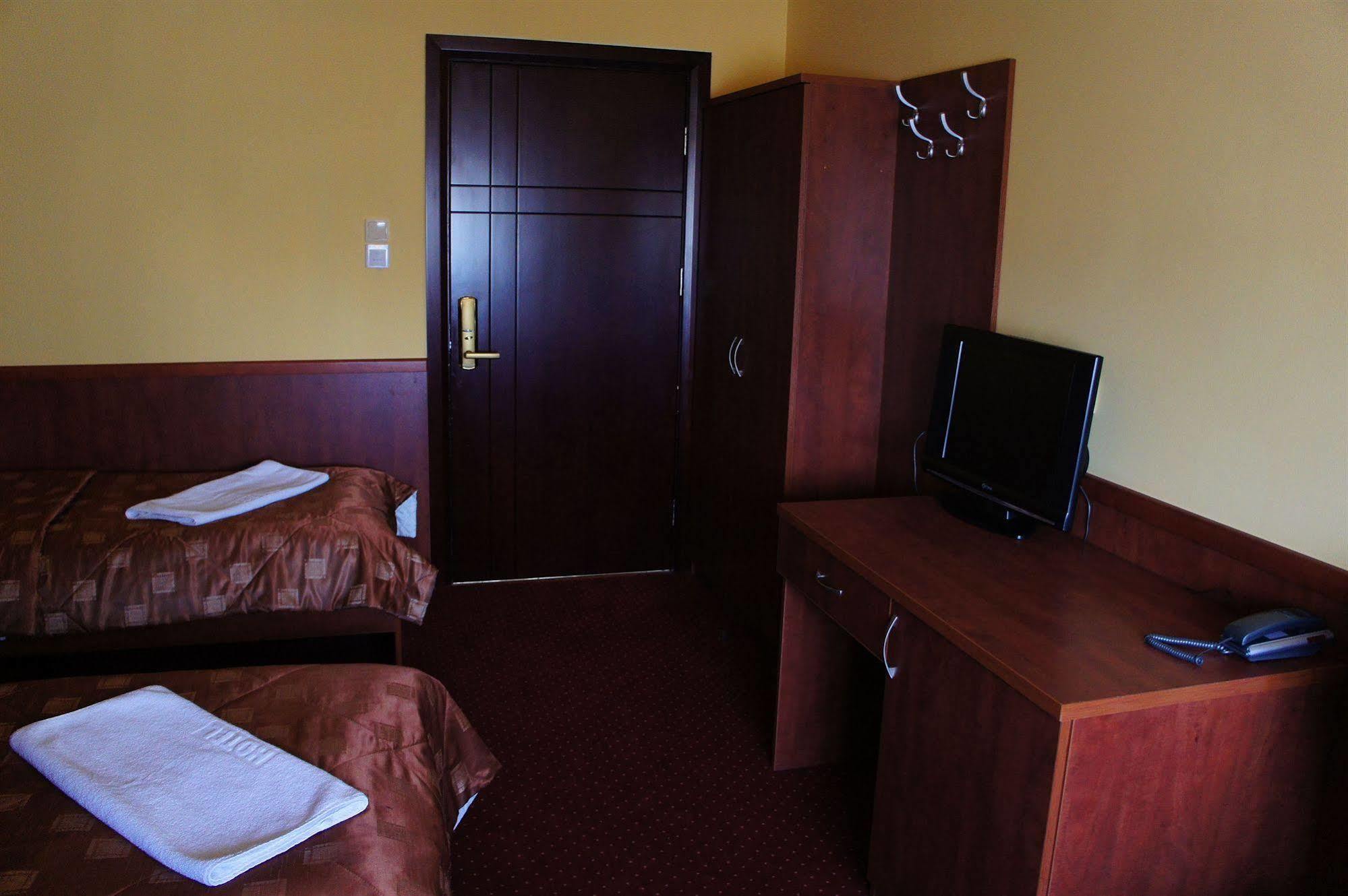 Hotel Dobosz Police Esterno foto