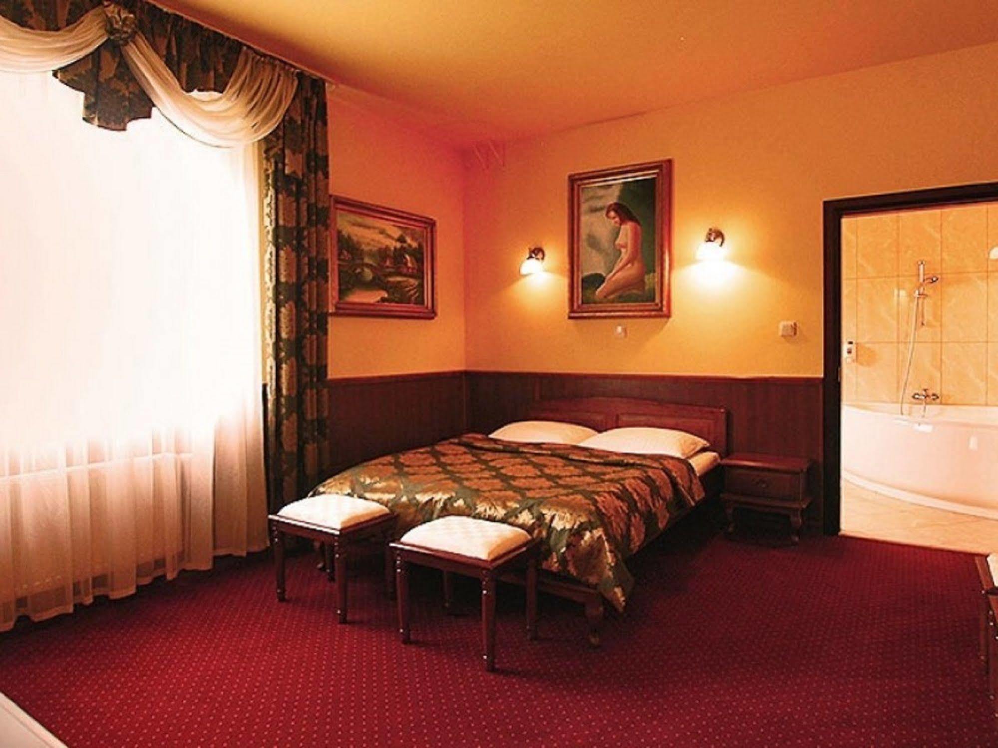Hotel Dobosz Police Esterno foto