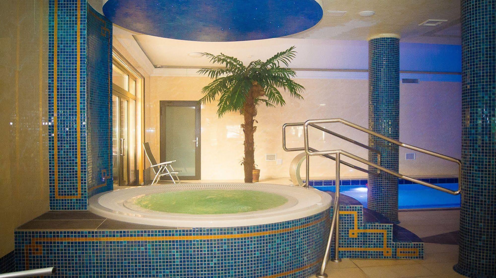 Hotel Dobosz Police Esterno foto